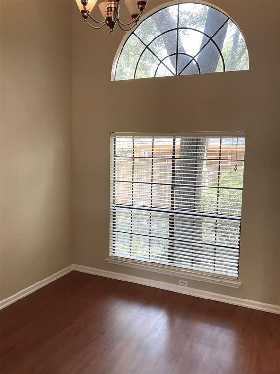 Foto del edificio - 2802 Hummingbird Cir