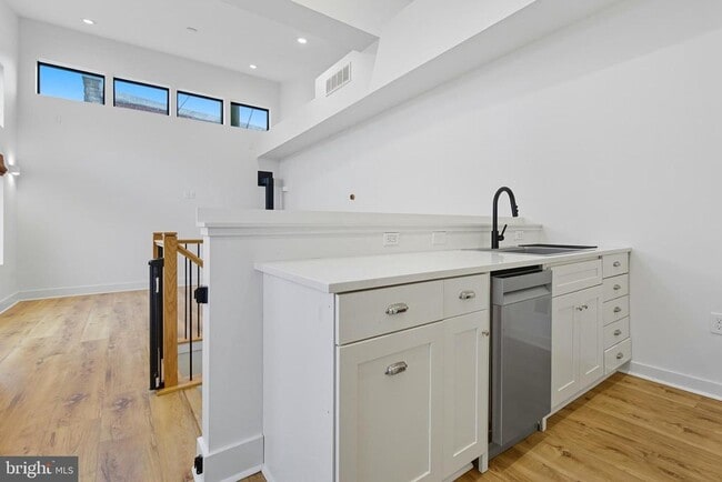 Foto del edificio - 3531 Claremont St