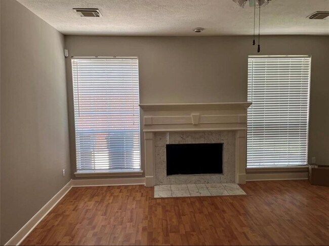 Building Photo - 114 Pendelton Pl Cir