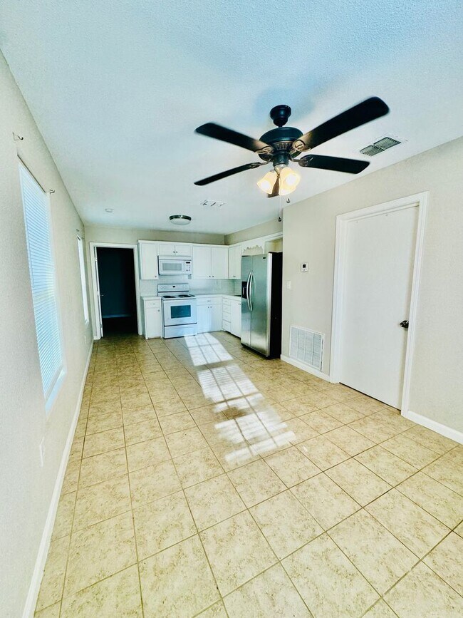 Foto del edificio - 2 Bedroom / 1 Bath Rental – Southside Neighborhood