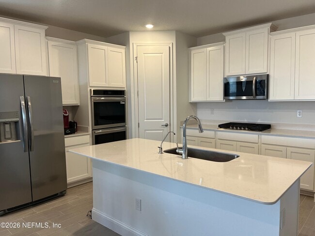 Foto del edificio - 66 Otsego Ln