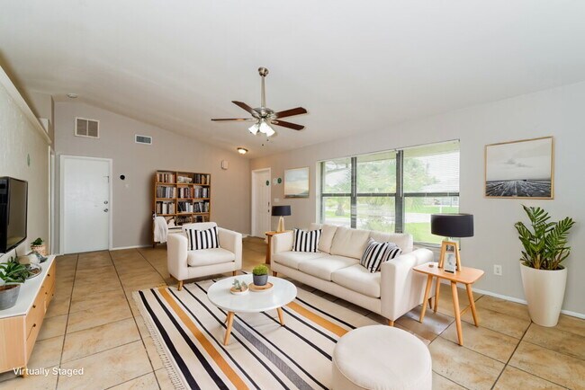 Building Photo - 244 SW 22nd Pl