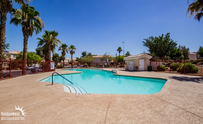 Foto del edificio - Beautiful Two-Story 3Bdm 2.5Ba Rowhome Nes...