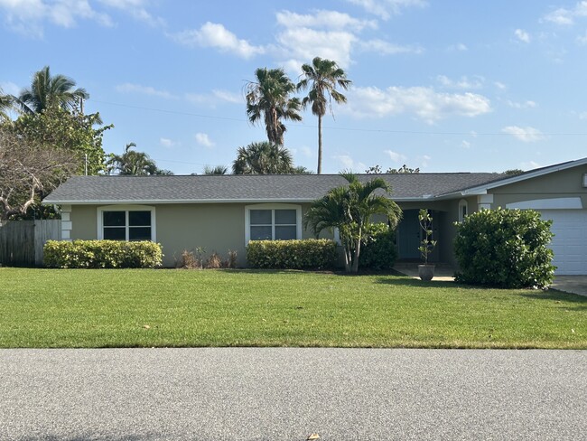 Building Photo - 135 Sea Crest Dr