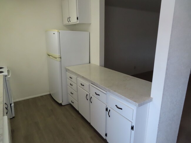 Foto del edificio - One Bedroom Condo in Point Loma with Two P...