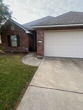 Building Photo - 3703 Sabine Pass Dr
