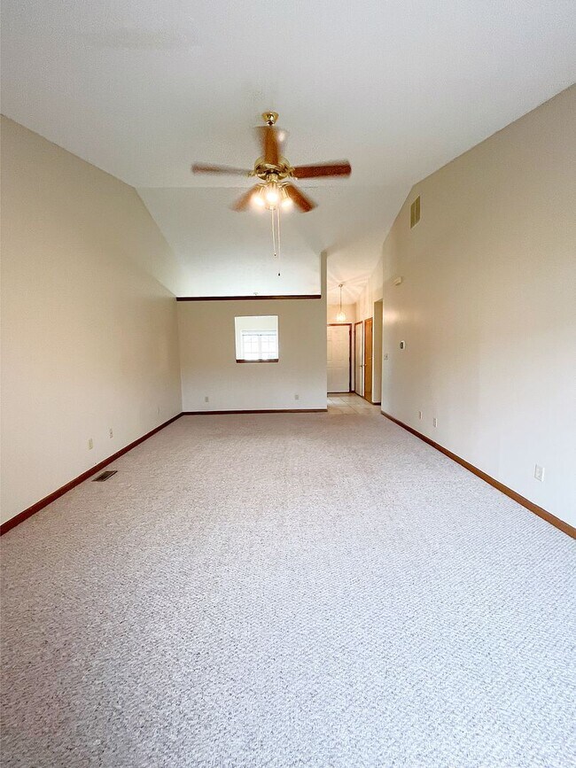 Foto del edificio - Large 2 Bedroom Condo