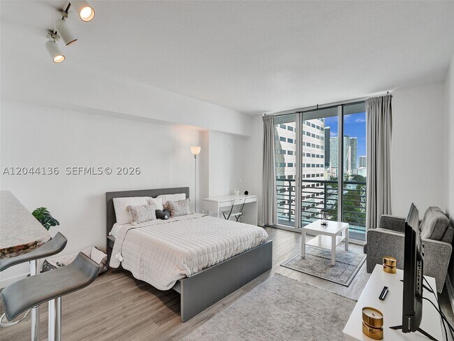 Building Photo - 325 S Biscayne Blvd