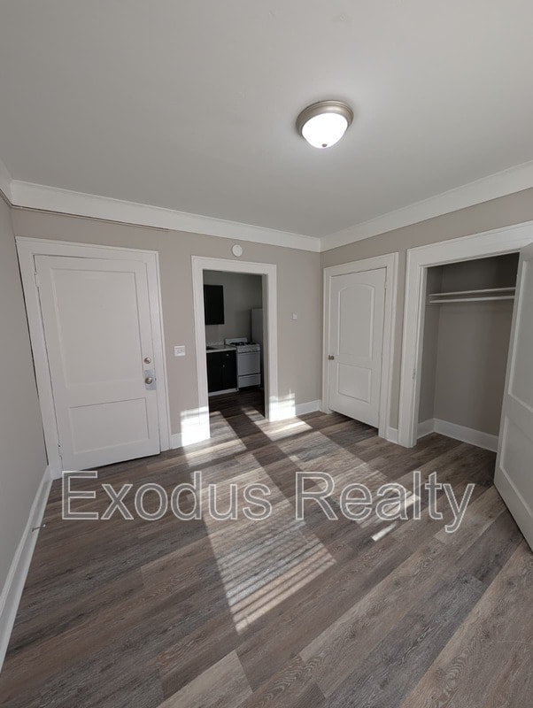 Building Photo - 105 Gordon St