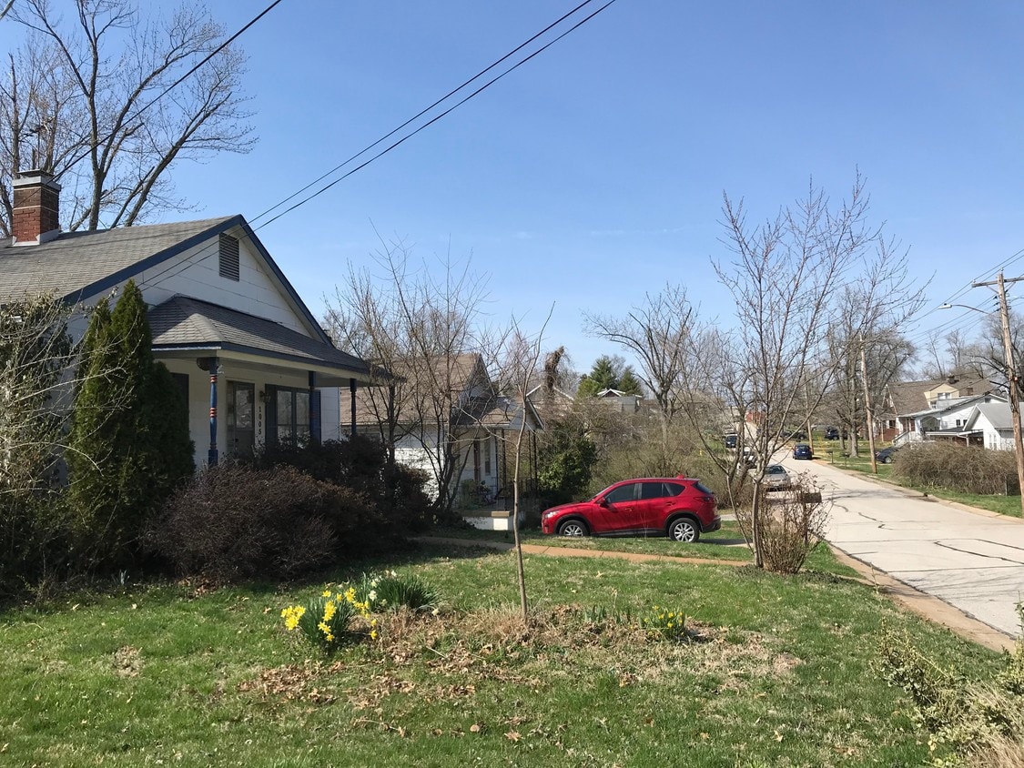 1005 Dolores Ave, Olivette, MO 63132 House Rental in Olivette, MO