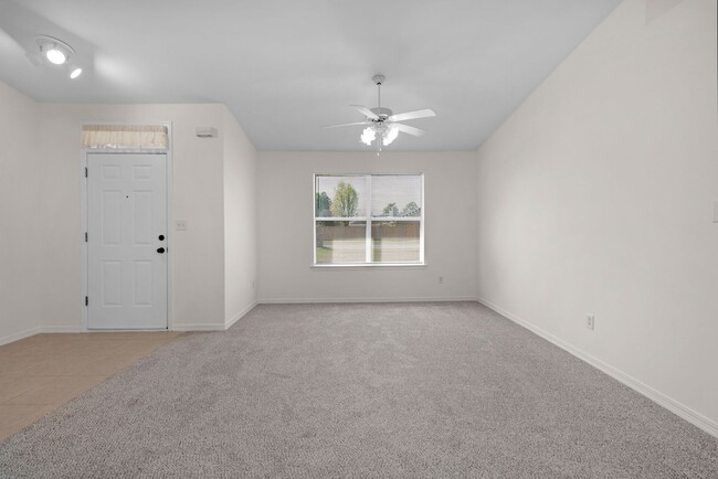 Building Photo - Available Now in East Navarre!!!