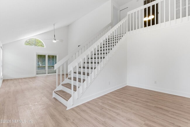 Building Photo - 325 Sunrise Cir