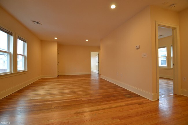 Foto del edificio - 24 W Walnut Park
