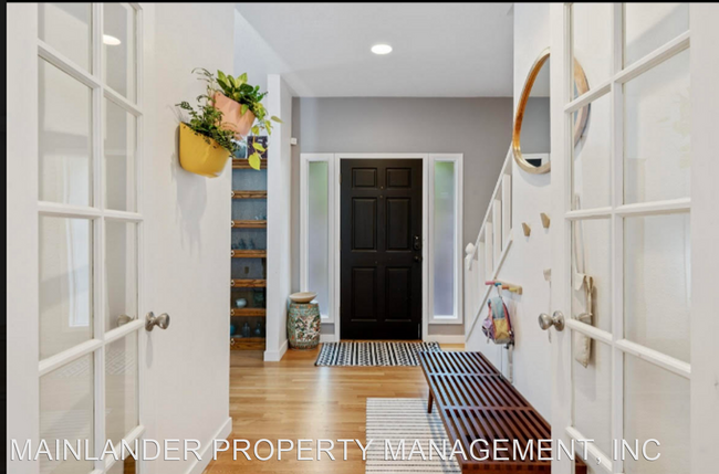 Building Photo - 4 br, 2.5 bath House - 5172 GREENSBOROUGH CT