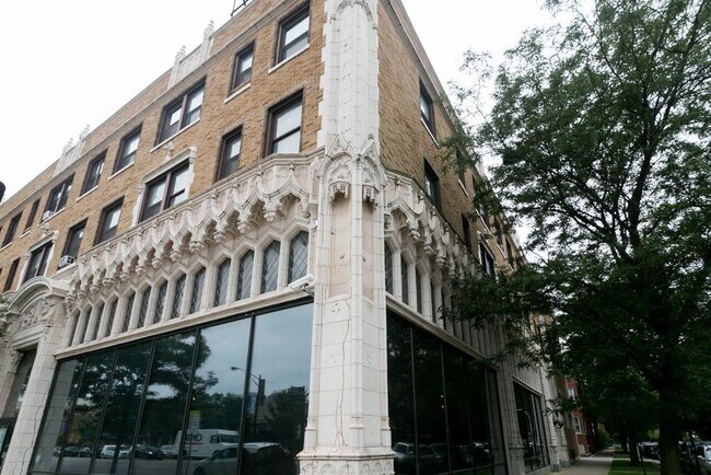 Foto del edificio - 1211 W Elmdale Ave