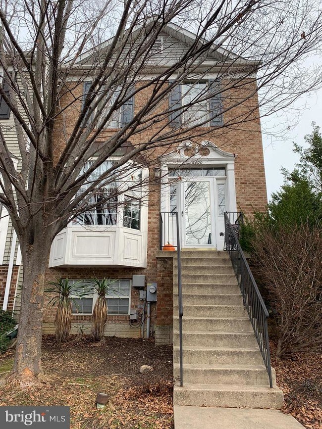 Building Photo - 2400 Hamden Ct