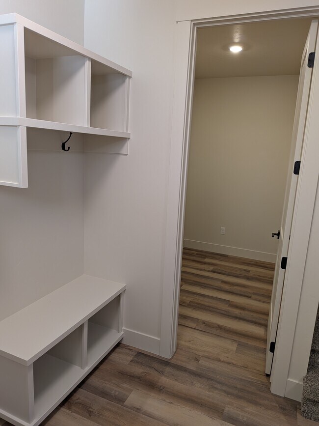 Foto del edificio - 4621 Highgarden Wy