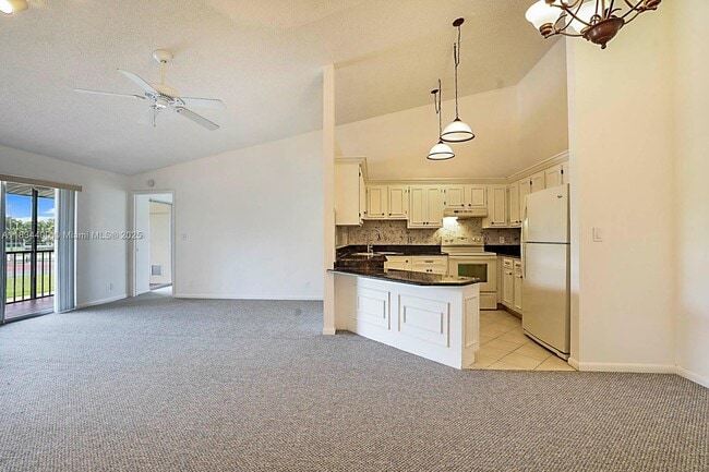 Building Photo - 6568 Chasewood Dr