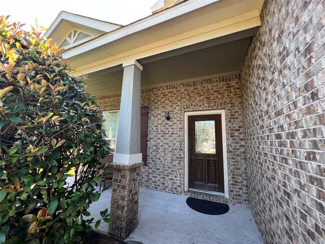 Building Photo - 11 Sagamore Ridge Pl