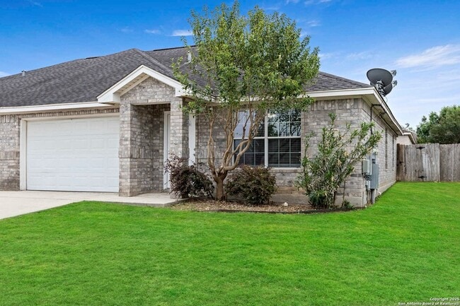 Building Photo - 3045 Pine Valley Dr