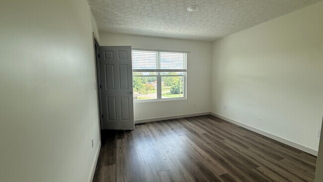 Foto del edificio - 604 Crescent Hill Dr