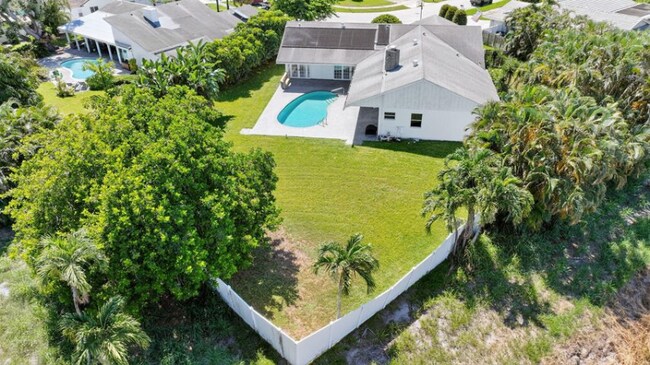 Foto del edificio - 1599 NW 14th Ave