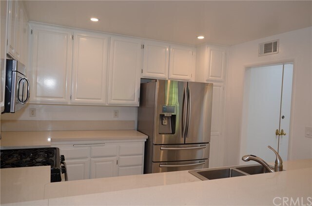 Foto del edificio - 1930 S Beverly Glen Blvd