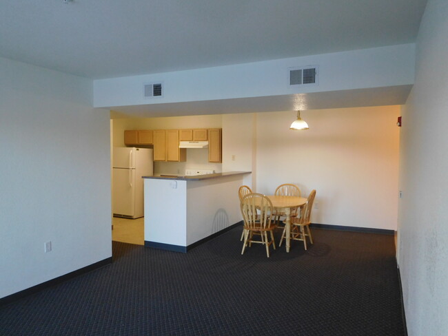 Building Photo - 201 Ten Mile Dr