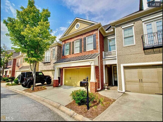 Building Photo - 6371 Queens Court Trce