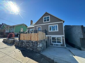 Building Photo - 410 Kittitas St
