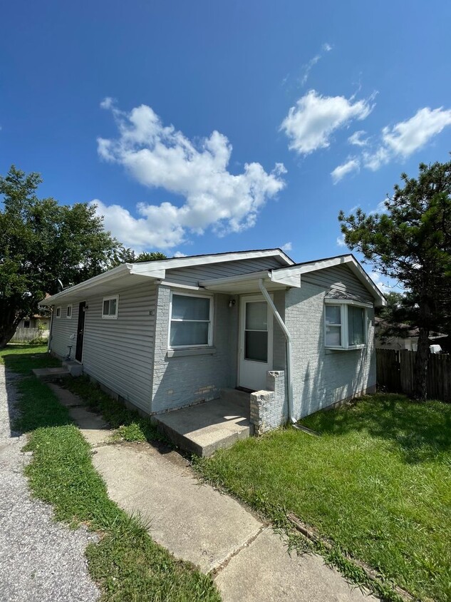 Primary Photo - West side - 3 bedroom ranch