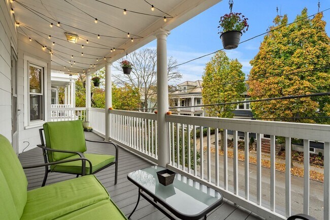 Front deck - 5 Gardner St