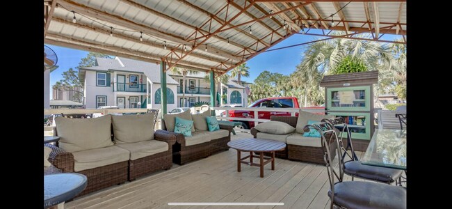 Foto del edificio - 7813 N Lagoon Dr