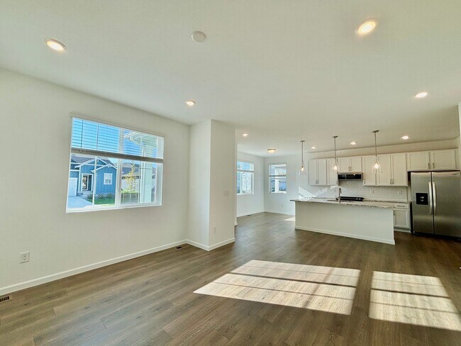 Building Photo - Newly Built Modern 4-Bed, 3-Bath Home in S...