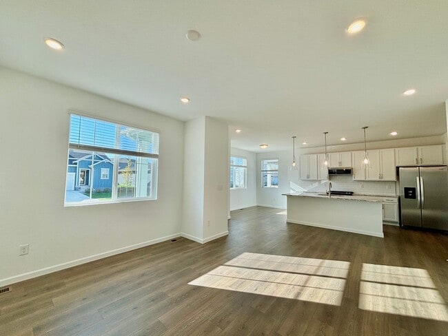 Foto del edificio - Newly Built Modern 4-Bed, 3-Bath Home in S...