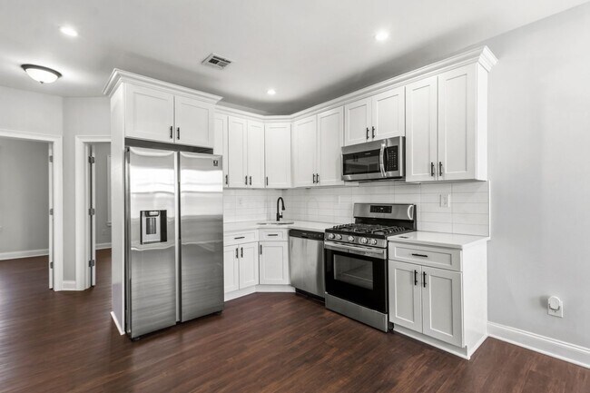Foto del edificio - 322 Rutherford Blvd