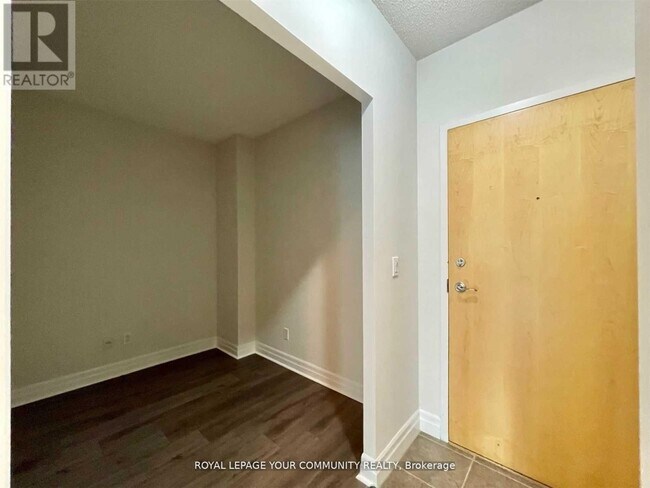 Photo du bâtiment - 8 Scollard St