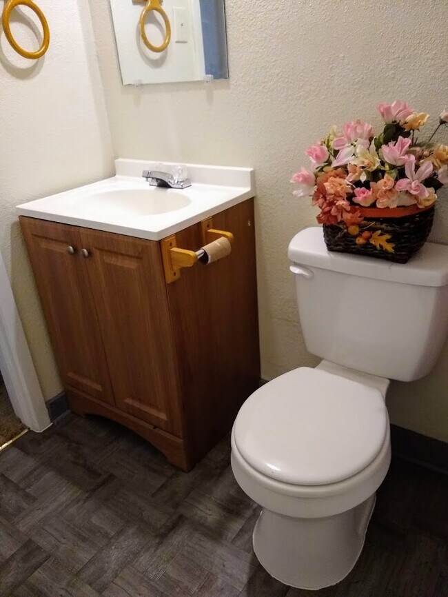 Photo - 113 Lawton St Apartments