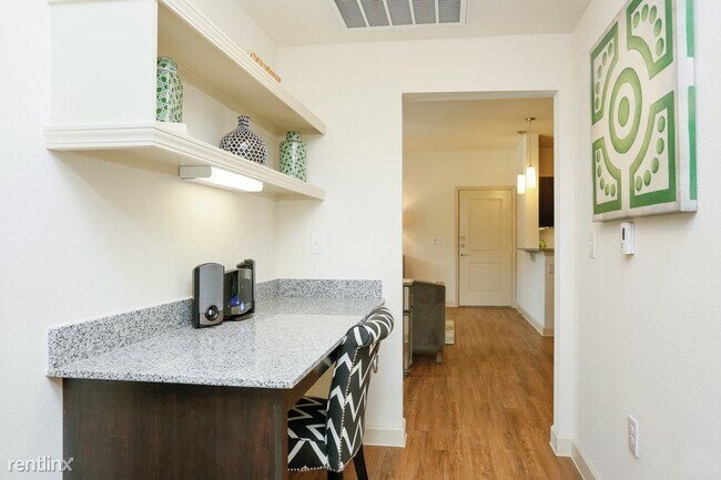 Foto del edificio - 2 br, 2 bath Condo - 1220 W Trinity Mills Rd