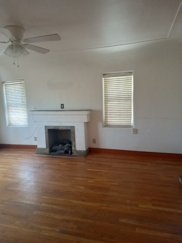 Foto principal - 433 E 23rd St