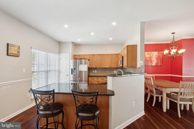 Building Photo - 2711 Thornbrook Ct