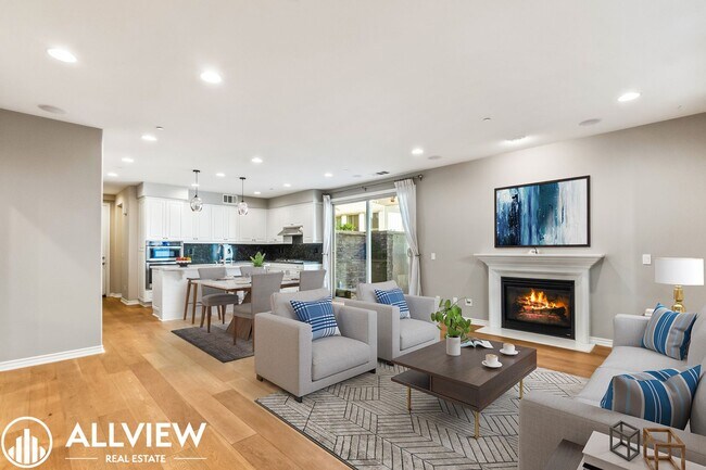 Foto del edificio - Highly Upgraded 4 Bed, 4.5 Bath Condo Available in Pacific Shores!