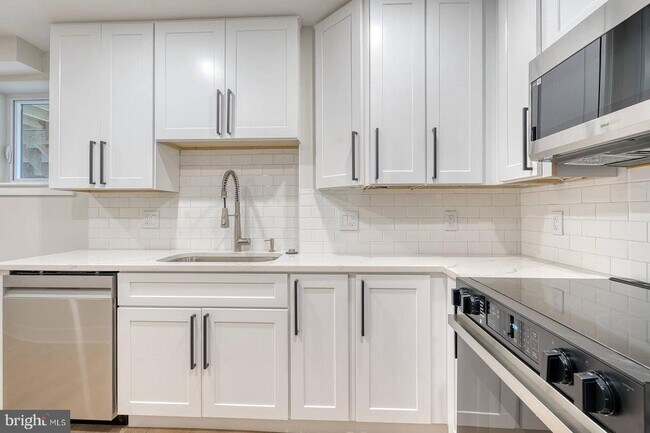 Foto del edificio - 9300 Riggs Rd
