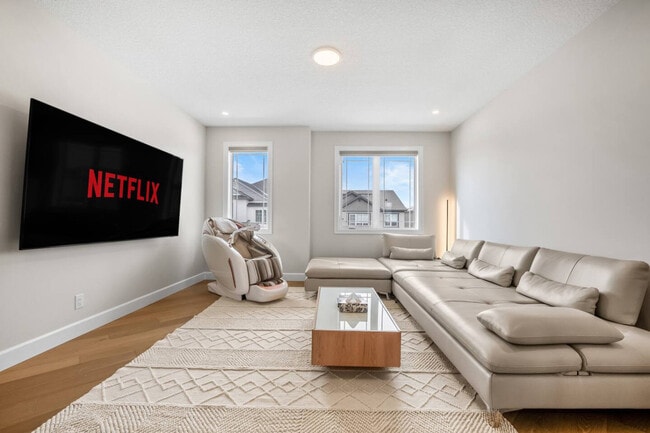 Building Photo - 187 Carringford Rd NW