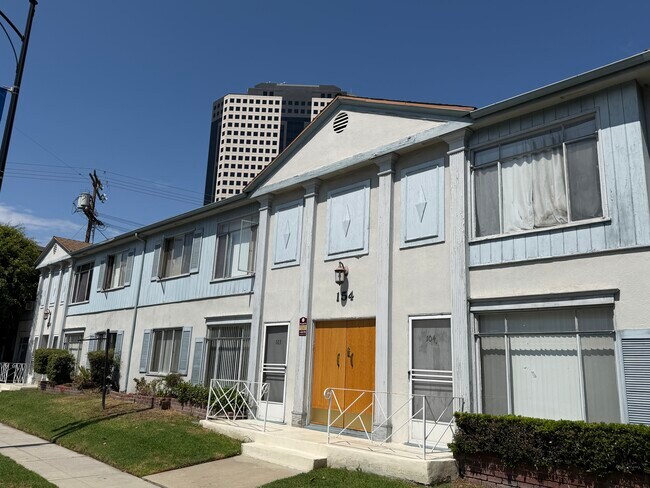 Foto del edificio - 154 N Pass Ave