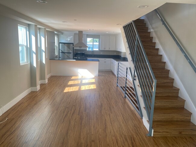 Foto del edificio - 2301 Hauser Blvd