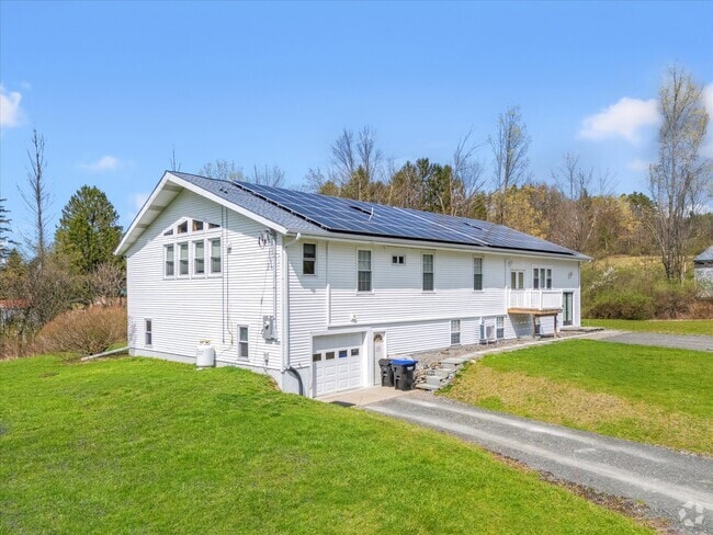 Building Photo - 1205 Tracy Creek Rd