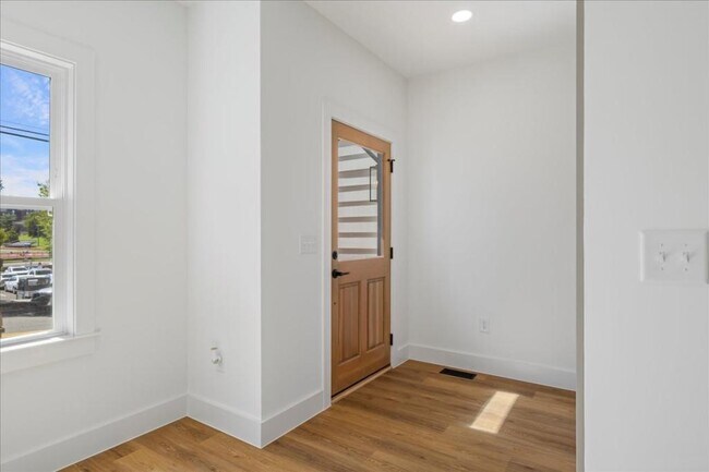 Foto del edificio - 803 Dupree St