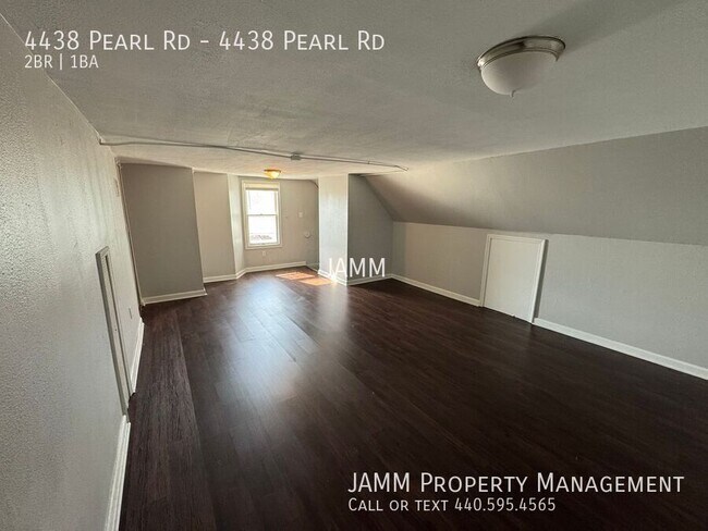 Foto del edificio - 4438 Pearl Rd