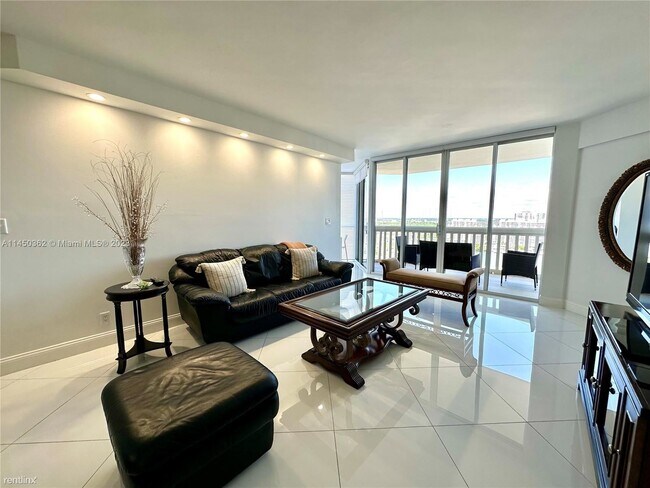 Building Photo - 2 br, 2 bath Condo - 1000 W Island Blvd Ap...